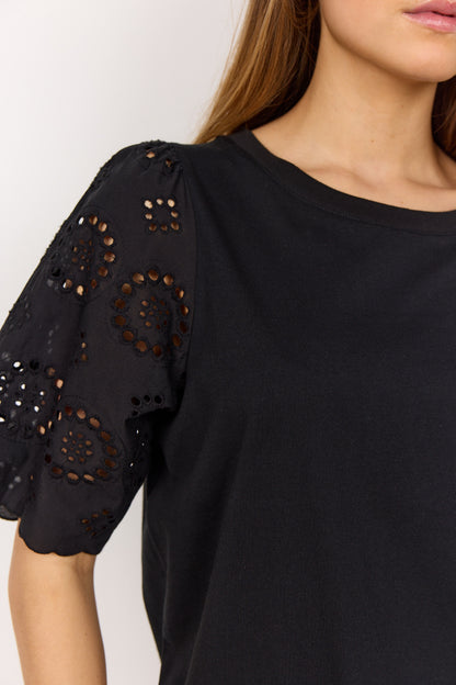 T-shirt | SC-Loraine | Spetsdetaljer | Flera färger