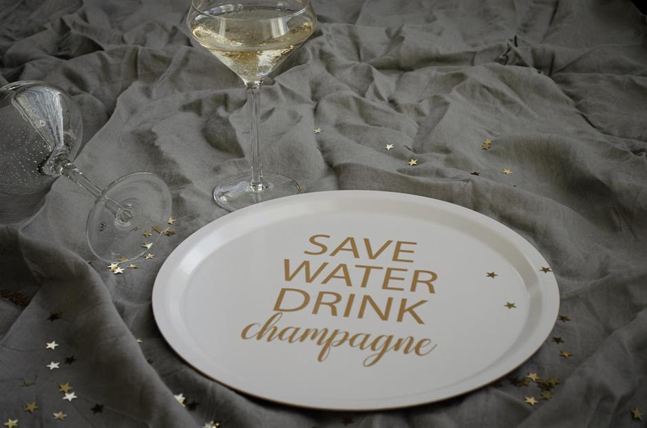 Bricka | Save Water drink champagne